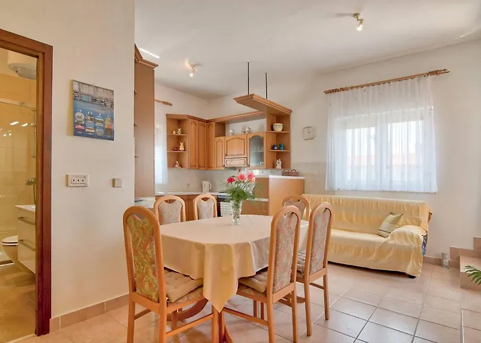 Tara Μεντουλίν