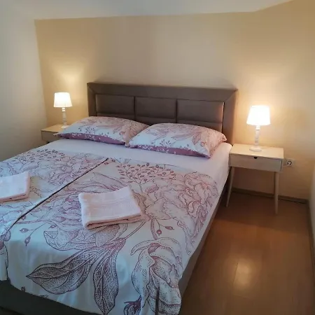 Tara Apartment *